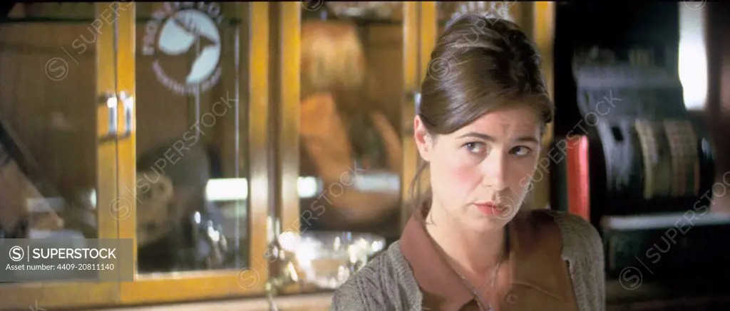 MAURA TIERNEY in INSOMNIA (2002), directed by CHRISTOPHER NOLAN.