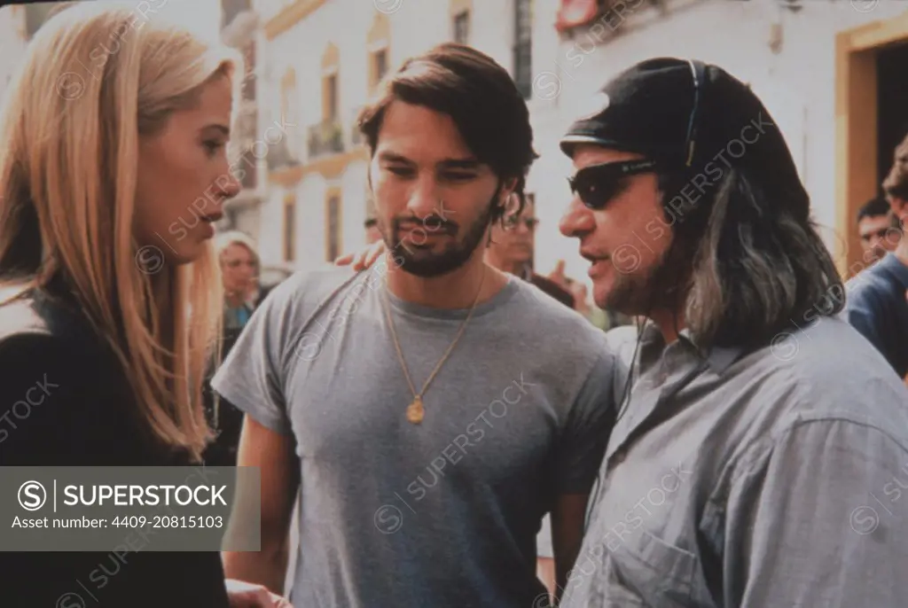 MIRA SORVINO, OLIVIER MARTINEZ and PEPE DANQUART in SEMANA SANTA (2002), directed by PEPE DANQUART.