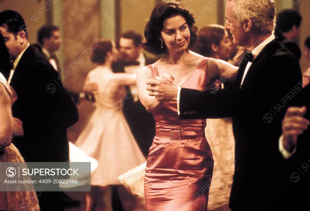 JOHN SLATTERY and SELA WARD in DIRTY DANCING: HAVAN NIGHTS (2004) -Original title: DIRTY DANCING: HAVANA NIGHTS-, directed by GUY FERLAND. Copyright: Editorial use only. No merchandising or book covers. This is a publicly distributed handout. Access rights only, no license of copyright provided. Only to be reproduced in conjunction with promotion of this film.