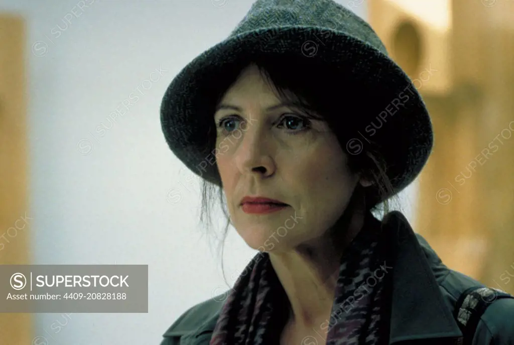 PENELOPE WILTON in IRIS (2001), directed by RICHARD EYRE.