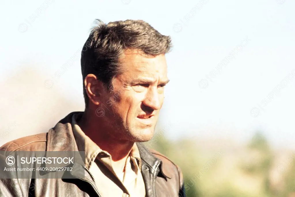 ROBERT DE NIRO in MIDNIGHT RUN (1988), directed by MARTIN BREST.