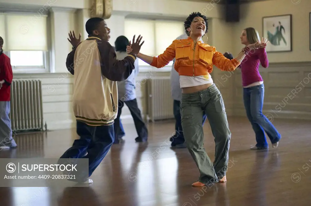 JASIKA NICOLE and MARCUS T. PAULK in TAKE THE LEAD (2006), directed by LIZ FRIEDLANDER.