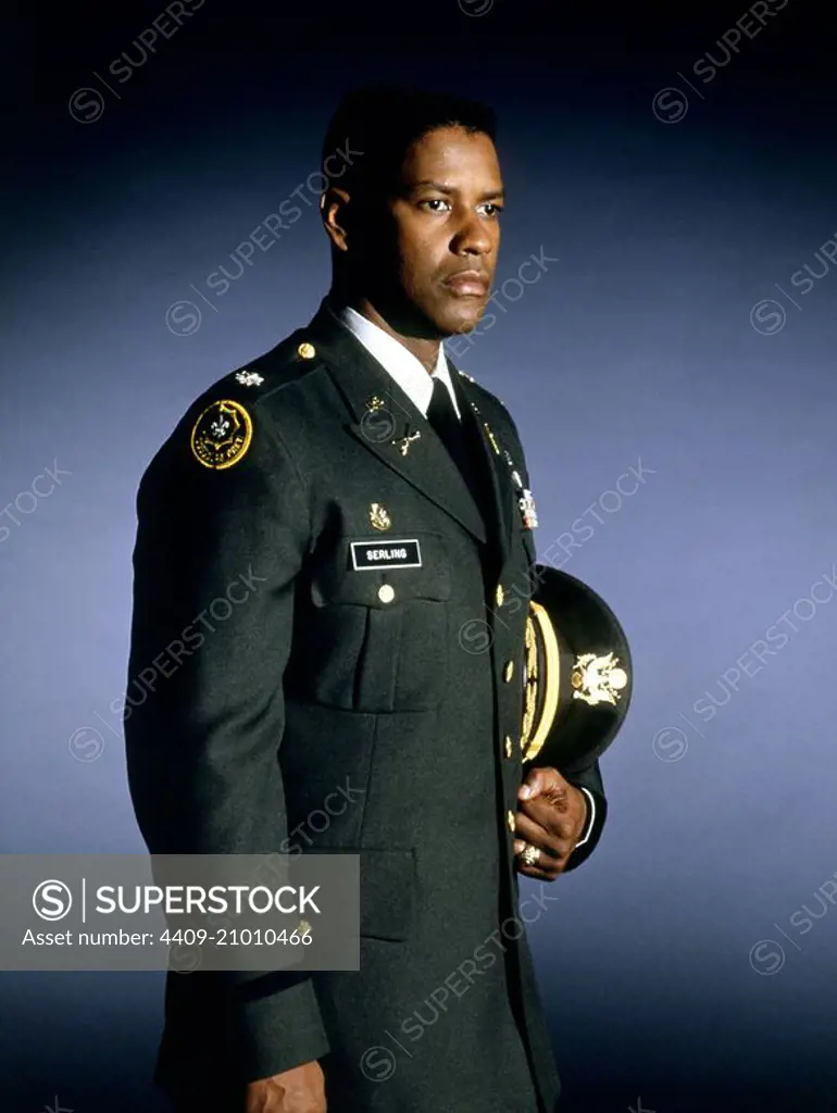 DENZEL WASHINGTON in COURAGE UNDER FIRE (1996), directed by EDWARD ZWICK.