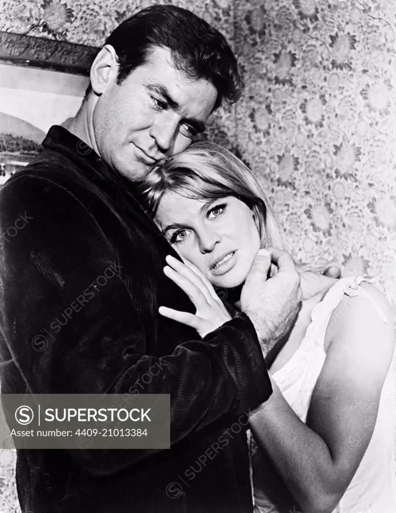 JULIE CHRISTIE and ROD TAYLOR in YOUNG CASSIDY (1965).