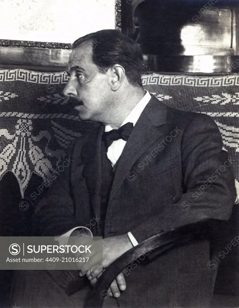 Eduardo Marquina Angulo (1879-1946), periodista, poeta y dramaturgo español.