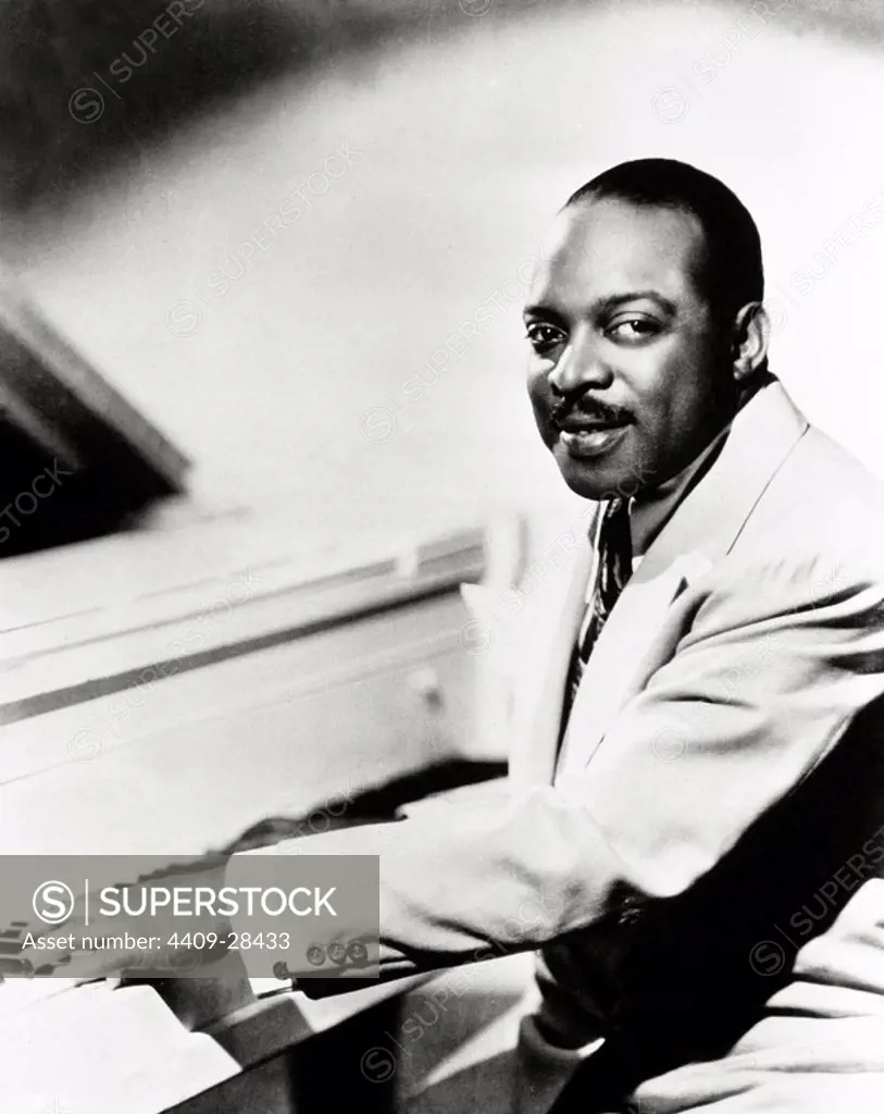 El director de big band y pianista estadounidense Count Basie.