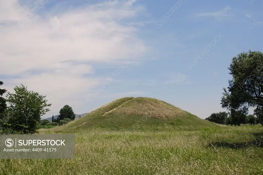 Soros or Tumulus of Marathon. Burial mound for the 192 athenian dead at the Battle of Marathon (490 BC) between Persians and athenian army. Near Athens. Greece.