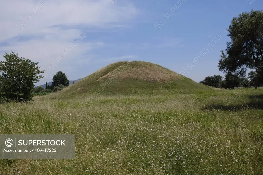 Greece. Tumulus of Marathon, tomb of the 192 athenians who died in the Battle of Marathon (5th century B.C.).