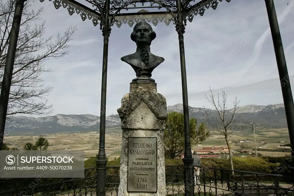 Laguardia (Álava), March 31, 2005. Bust of Felix Maria de Samaniego, Fabulator. Photo: Ignacio Gil...Archdc.