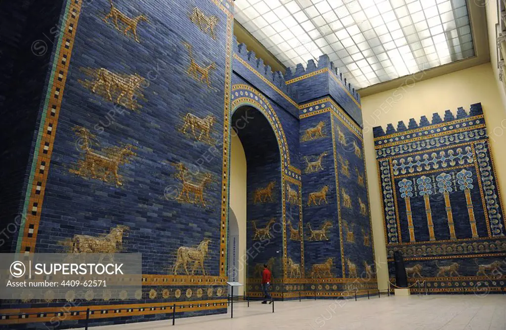 Mesopotamian art. Neo-Babylonian. Ishtar Gate, one of the eight gates of the inner wall of Babylon. Built in the year 575 B.C. during the reign of Nebuchadnezzar II (604-562 BC) using glazed blue brick with alternating rows of basrelief with dragons mushussu, also called sirrush, and aurochs. It was dedicated to the Babylonian goddess Ishtar. Rebuilt in 1930. Pergamon Museum. Berlin. Germany.