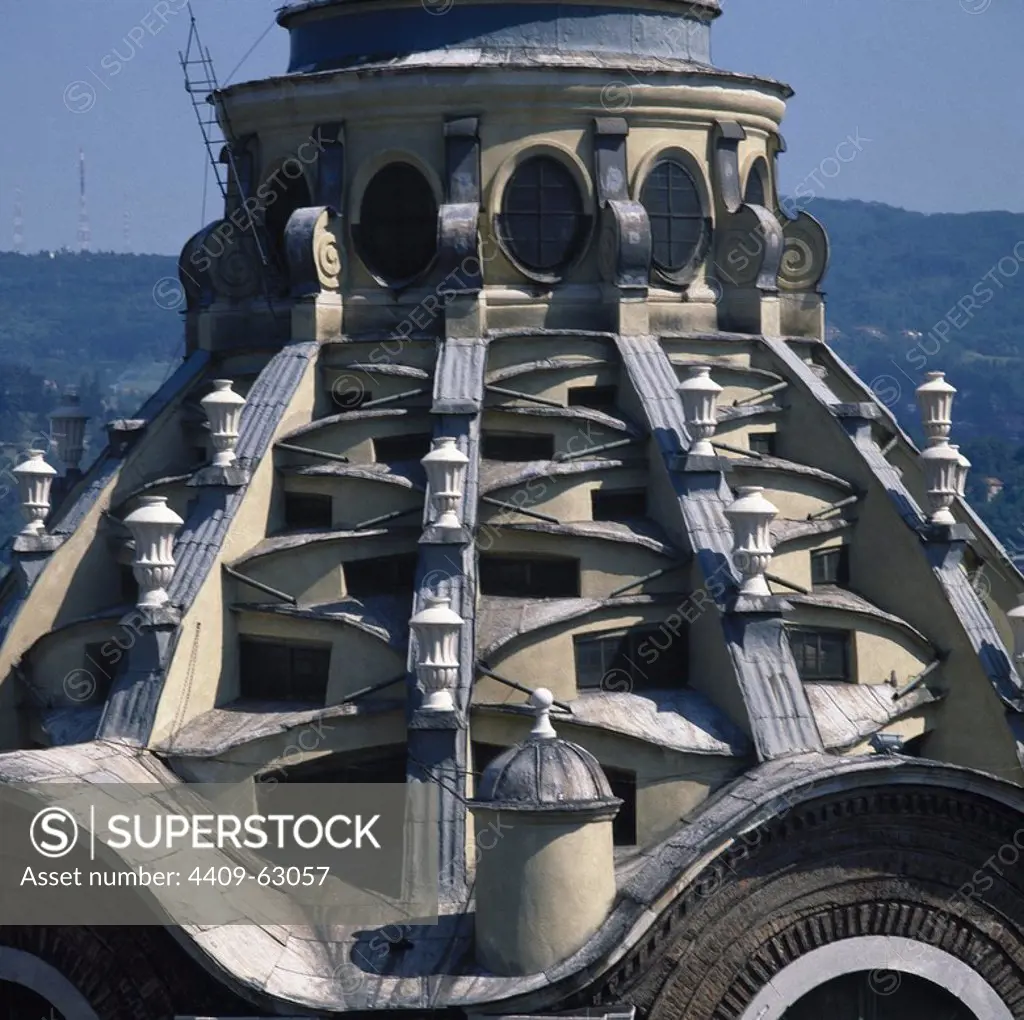 Italy, Piedmont region, Turin. Chapel of the Holy Shroud, 1668-1694. Located outside the cathedral. It was designed by Guarino Guarini (1624-1683) in Baroque style. Architectural detail of the dome.