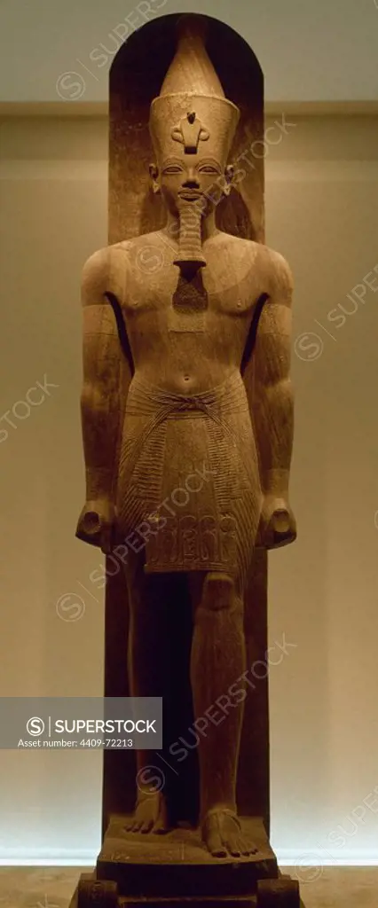 ARTE EGIPCIO. ESCULTURA DE AMENOFIS IV (AMENHOTEP) o AKHENATON, faraón de la dinastía XVIII (h.1405-1367 a.C.). Museo de Luxor. Egipto.