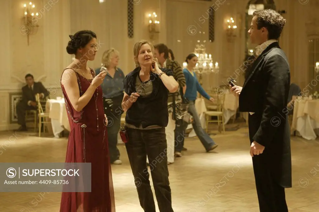 GUY PEARCE, CATHERINE ZETA-JONES and GILLIAN ARMSTRONG in DEATH DEFYING ACTS (2007), directed by GILLIAN ARMSTRONG.