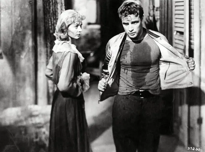 VIVIEN LEIGH and MARLON BRANDO in A STREETCAR NAMED DESIRE (1951), directed by ELIA KAZAN.