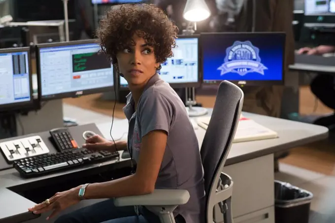 HALLE BERRY in THE CALL (2013), directed by BRAD ANDERSON.