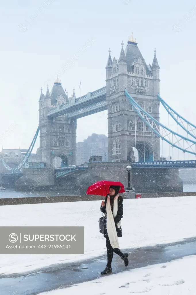 England, London, Southwark, Tower Bridge and Potters Field in the Snow