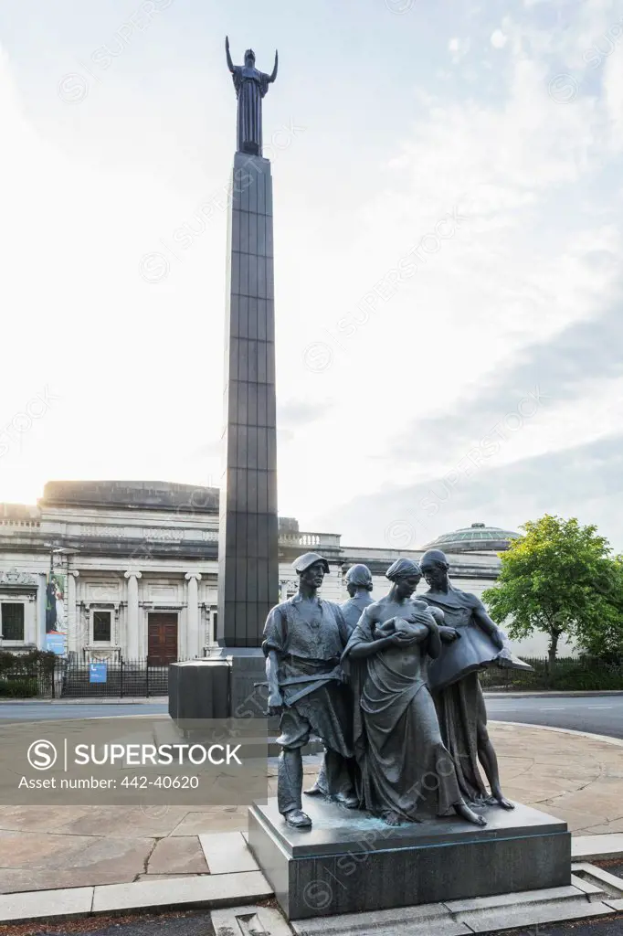 Statues at Memorial To First Viscount Leverhulme, Lady Lever Art Gallery, Port Sunlight, Wirral, Merseyside, England