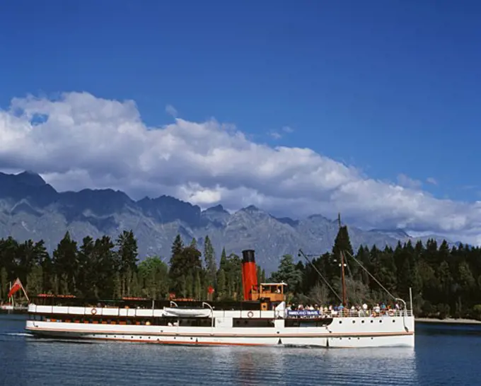 Steamship in a lake, Steamship Earnslaw, Lake Wakatipu, Queenstown, South Island, New Zealand