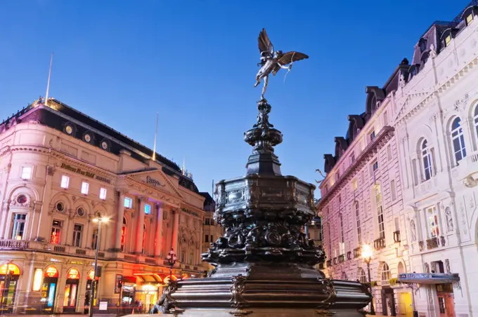 UK, England, London, Soho, Piccadilly Circus, Eros Statue