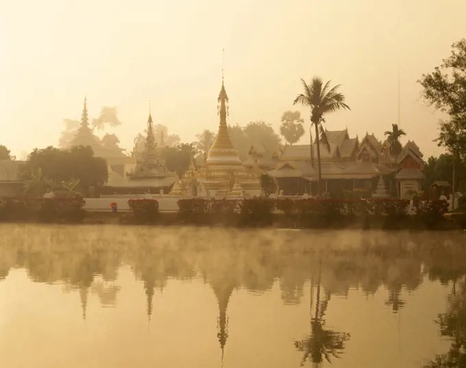 Temple on the waterfront, Wat Chong Kham, Mae Hong Son, Golden Triangle, Thailand