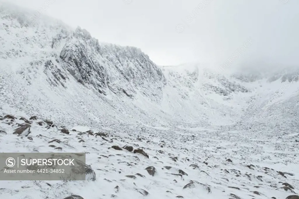 View of glacial corrie valley landform covered in snow, Coire an t-Sneachda, Cairngorms, Grampian Mountains, Highlands, Scotland, january