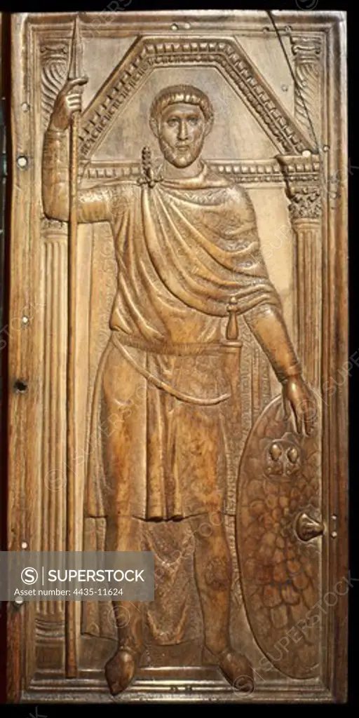 The ivory diptych of Stilicho (right). Detail. Right panel with Stilicho, ca. 395 A.D. Paleo-christian art. Sculpture on ivory. ITALY. LOMBARDY. Monza. Cathedral Treasure.