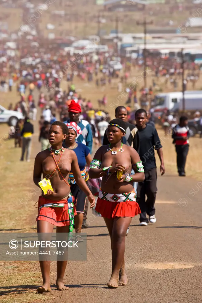 Zulu girls in traditional dress at the Reed Dance. eNyokeni Royal Palace. Nongoma. KwaZulu Natal. South Africa