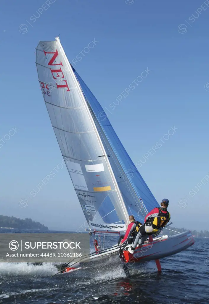 Catamaran tilting