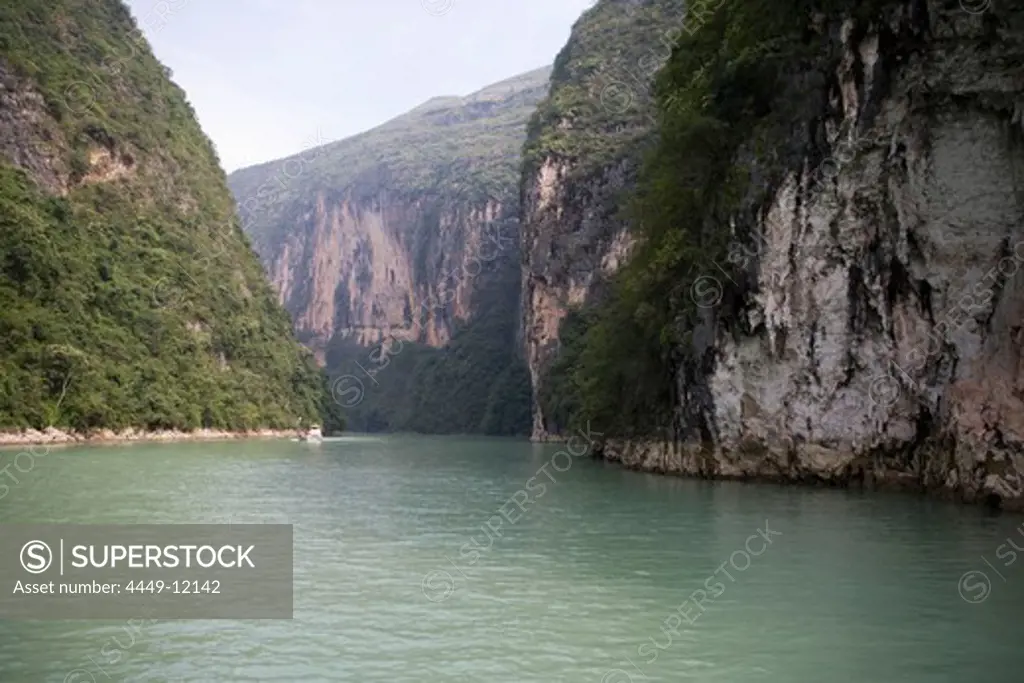 Dragon Gate Gorge, Daning River Lesser Gorges, near Wushan, China