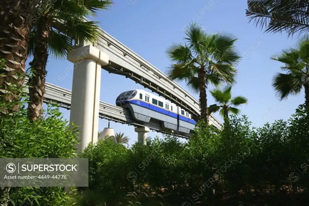 Monorail at Palm Jumeirah in the sunlight, Dubai, UAE, United Arab Emirates, Middle East, Asia