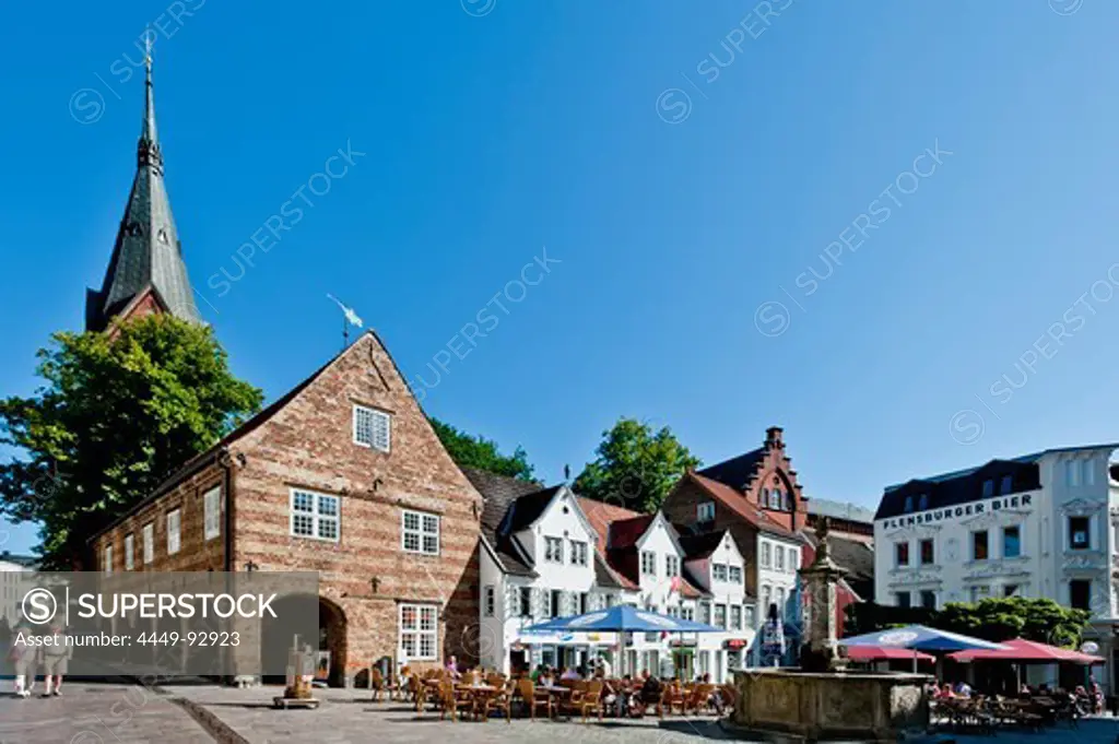 Norder market with Sank Maria Church, old town of Flensburg, Flensburg Fjord, Schleswig-Holstein, Germany