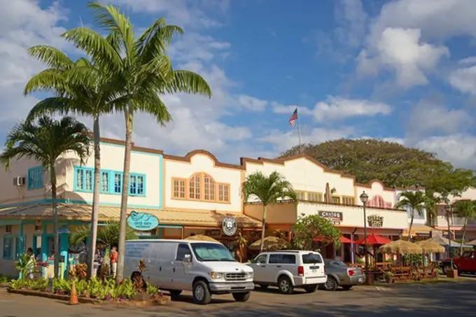 Cars and stores at North Shore Marketplace, Haleiwa, North Shore, Oahu, Hawaii, USA, America