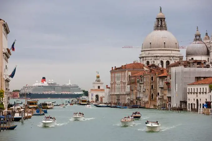 Canale Grande, Cruise ship in the background, Venice, Italy