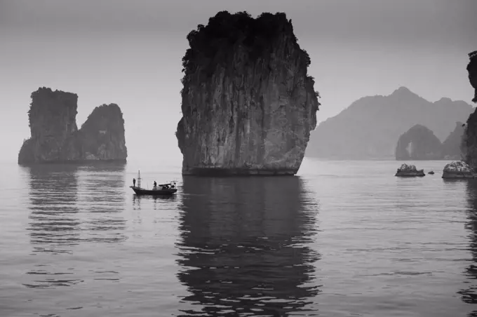 Fishermen, Halong Bay, Vietnam Halong Bay, Vietnam