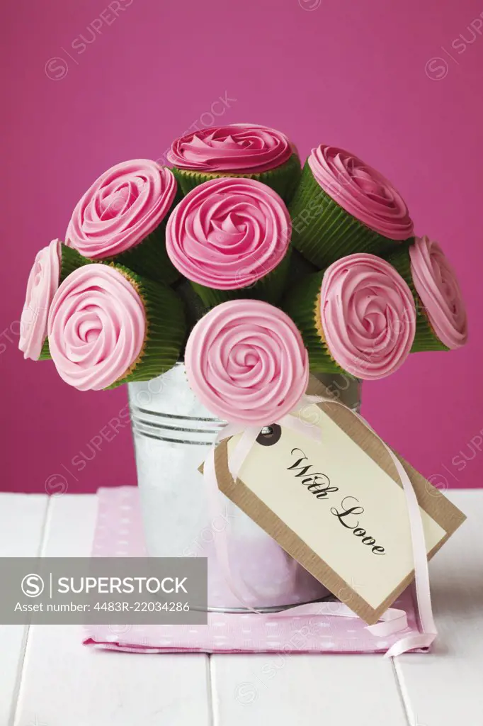 Bouquet of rose cupcakes with gift tag