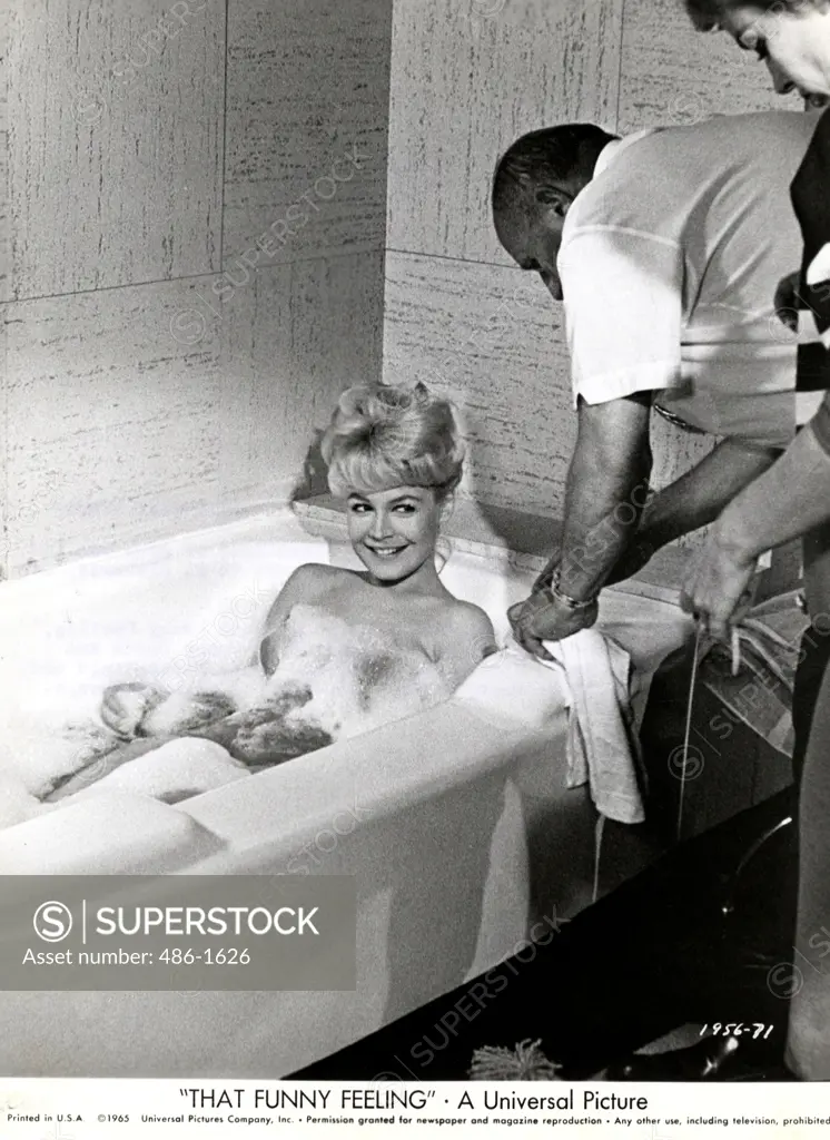 Sandra Dee at film set