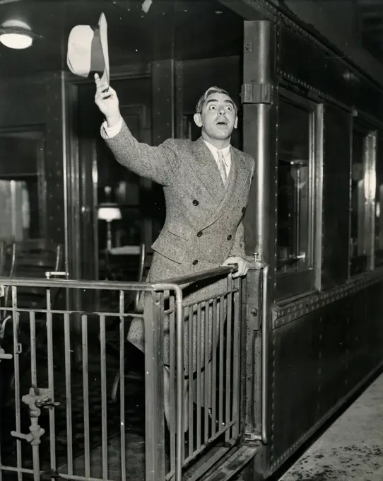 Eddie Cantor aboard Century before leaving for California to appear in his newest picture, ""The Treasure Hunt""