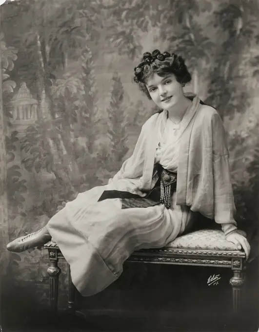 Florence Shirley as Flapper in ""His Majesty Bunker Bean"" at Astor Theatre, 1916