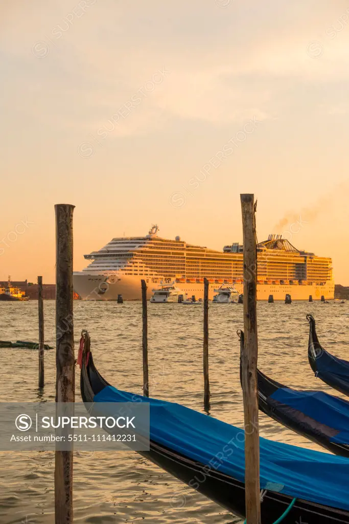 MSC Fantasia, Cruise Ship, Venedig, Venice, Venetia, Italy