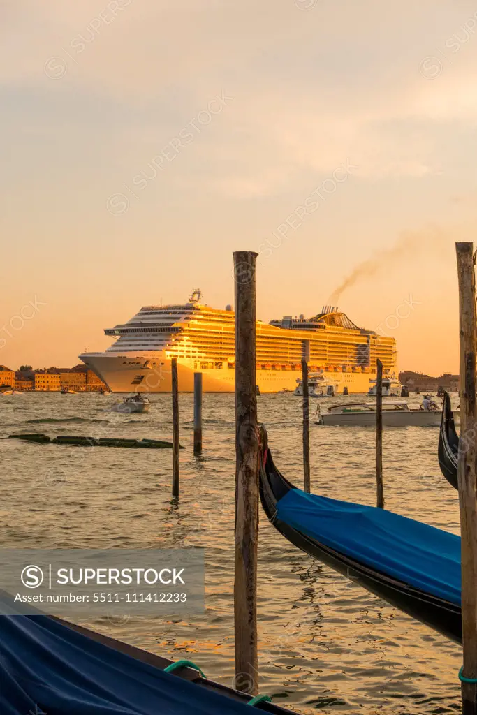 MSC Fantasia, Cruise Ship, Venedig, Venice, Venetia, Italy