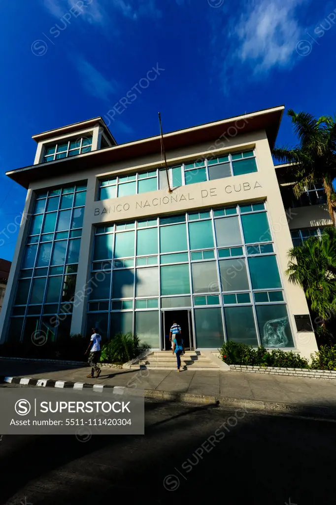 Cuba, Santiago de Cuba, Parque Cespedes, Banco nacional de Cuba, city hall