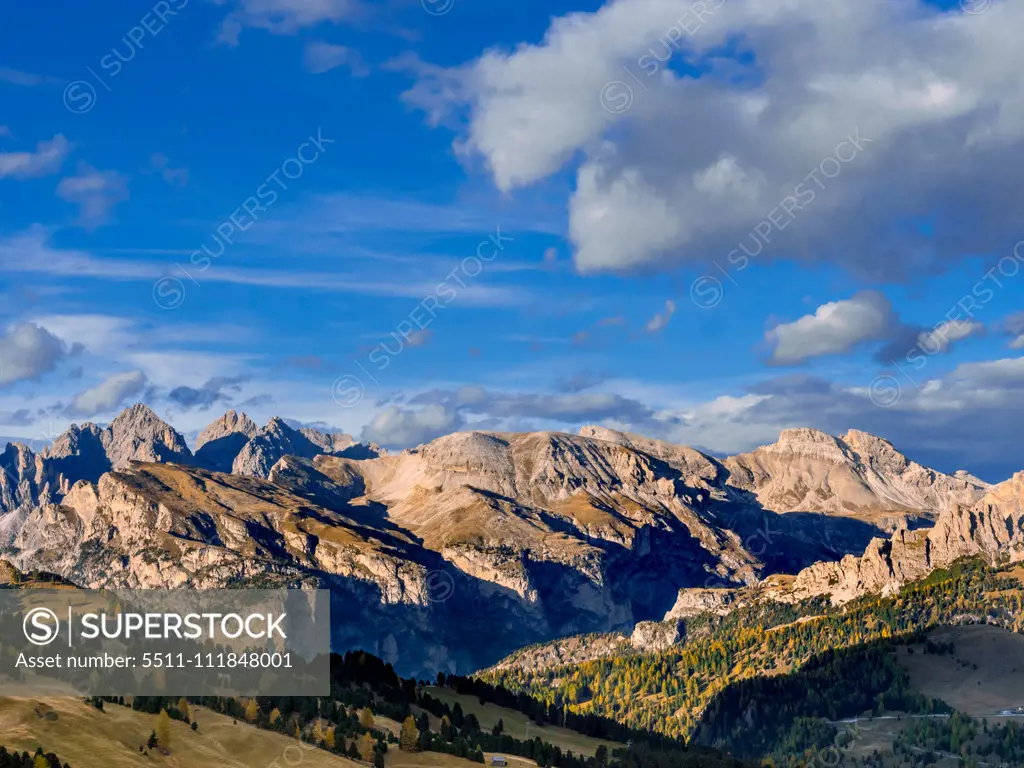 Blick vom Sellajoch Richtung Grödnerjoch, Südtirol, Italien, Europa;Dolomites, Sella Pass South Tyrol, Italy