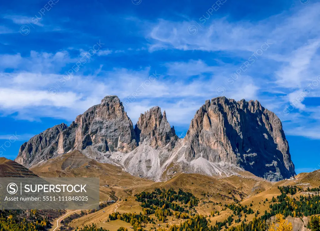 Langkofelgruppe, links Grohmannspitze, Mitte Fünffingerspitze, rechts Langkofel, Passhöhe, Pordoijoch, Dolomiten, Südtirol, Italien, Europa;Langkofel Group, Dolomites, Italy