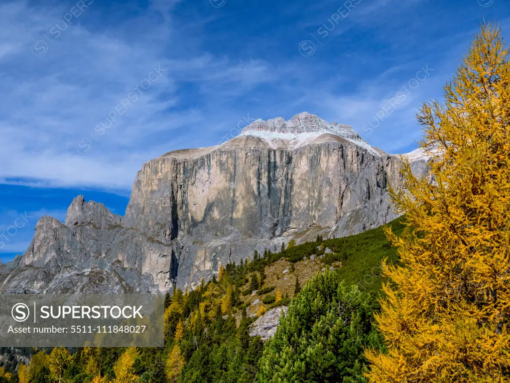 Berglandschaft am Pordoijoch, Sellagruppe, Dolomiten, Südtirol, Italien, Europa;Dolomites, Sella Group, South Tyrol, Italy