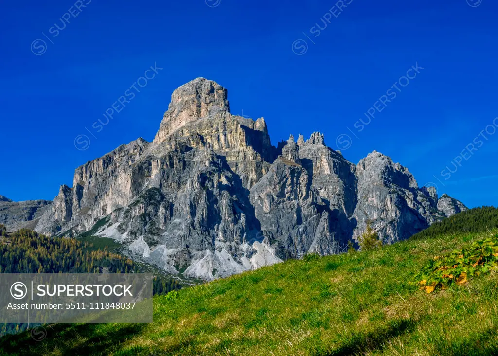 Blick auf den Sassongher, 2665 m, bei Corvara, Dolomiten, Italien, Europa;Mountain Sassongher, Corvara, South Tyrol, Italy