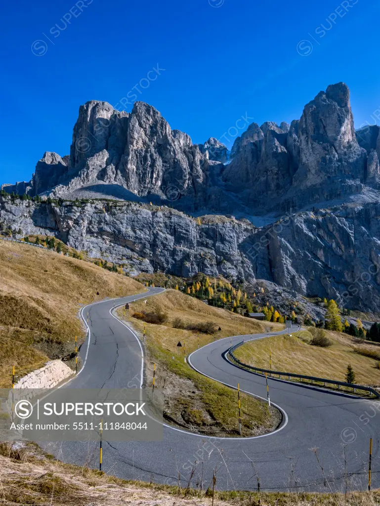 Pass-Strasse zum Grödnerjoch, Sellagruppe, Dolomiten, Südtirol, Italien, Europa;Gardena Pass, Dolomites, South Tyrol, Italy