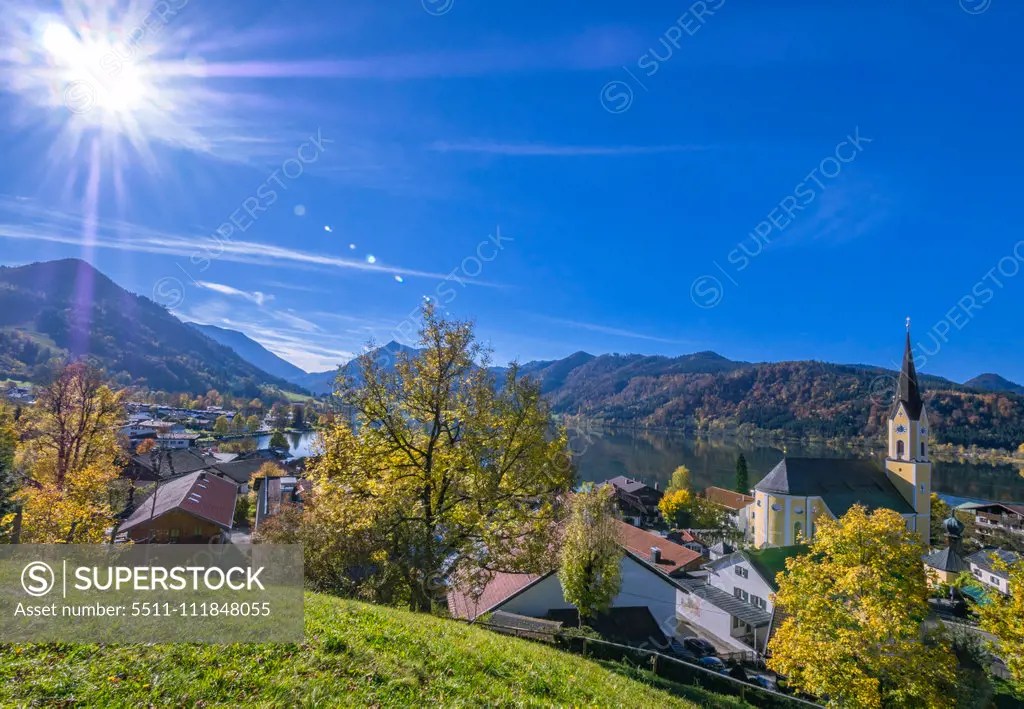 Pfarrkirche St. Sixtus in Schliersee, Oberbayern, Bayern, Deutschland, Europa;Church St. Sixtus in Schliersee, Bavaria