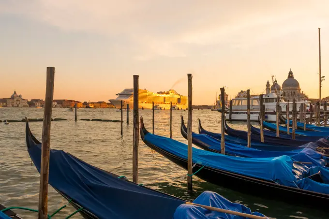 MSC Fantasia, Cruise Ship, Venedig, Venice, Venetia, Italy