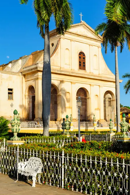 Cuba, Trinidad, Plaza Mayor, Iglesia de la Santisima Trinidad, Sancti Spiritus