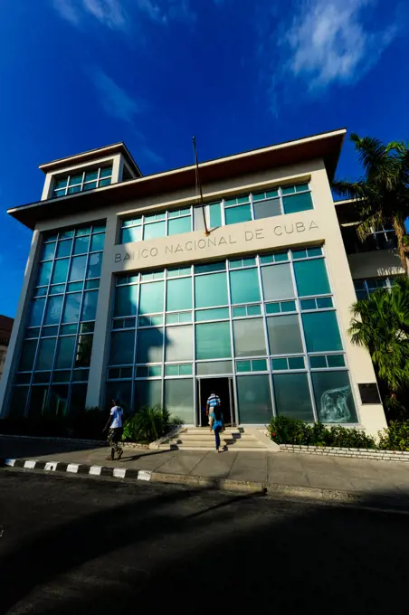 Cuba, Santiago de Cuba, Parque Cespedes, Banco nacional de Cuba, city hall